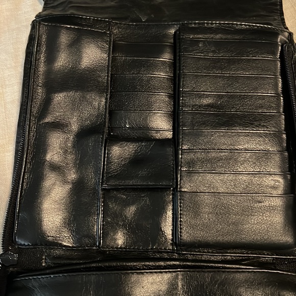 Bottega Veneta Style Crossbody 100% Soft Leather - Picture 6 of 6